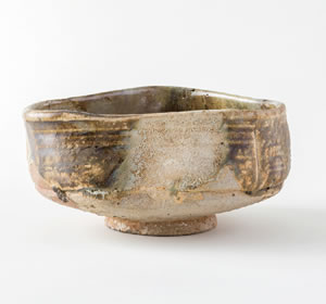 内ヶ磯窯跡から発掘された沓形茶碗