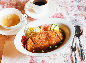 おおむた洋風かつ丼の写真