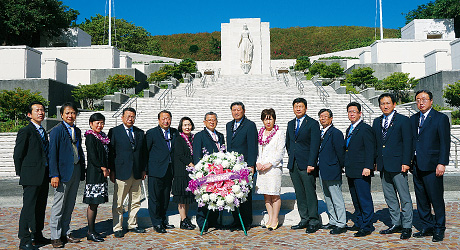 ハワイ州議会友好訪問団の写真