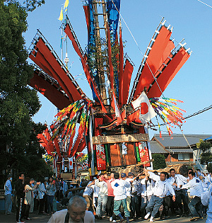 生立八幡神社山笠の様子