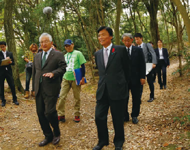 篠栗町では森林浴を心と体の健康に生かす「森林セラピー」に力を入れている