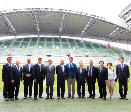 神戸市御崎公園球技場（兵庫県）視察の様子