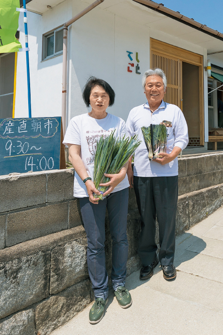 理事長の山﨑伸一（やまさき しんいち）さん（右）と梶原扶美江（かじわら ふみえ）さん（左）の写真