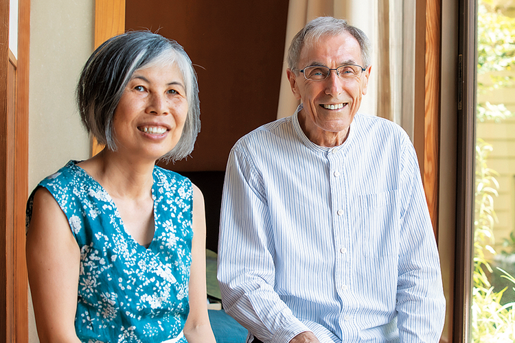言語学博士（シドニー大学） 岡山恵美子さんとアーバンデザイナー バリー・シェルトンさんの写真