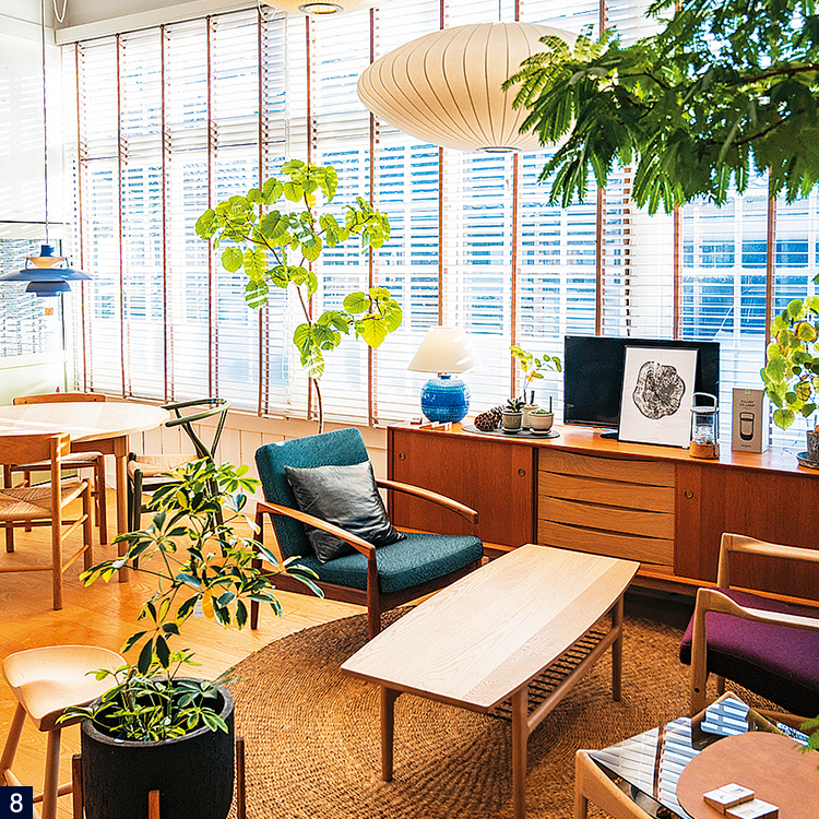 STAMP FURNITUREに家具が並ぶ店内写真 STAMP FURNITUREに家具が並ぶ店内写真