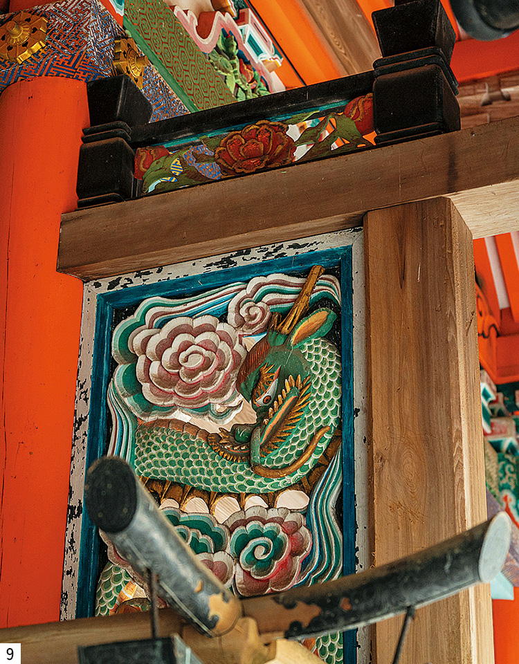 岩戸宮にある龍の飾りの写真
