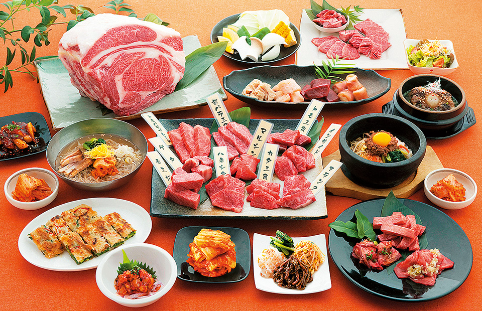 焼肉ヌルボンの料理が並ぶ写真 焼肉ヌルボンの料理が並ぶ写真