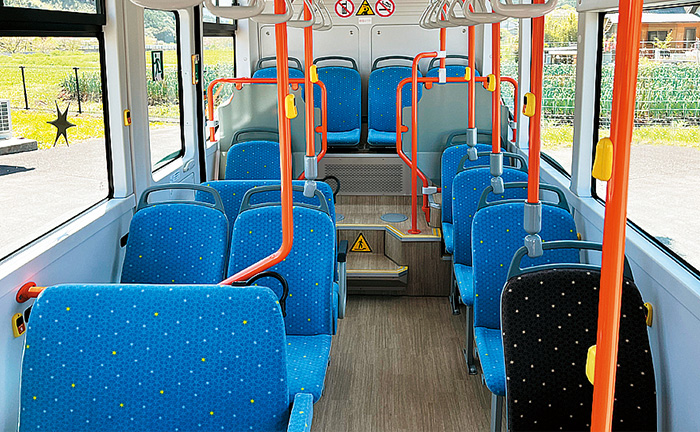 バスの内装写真