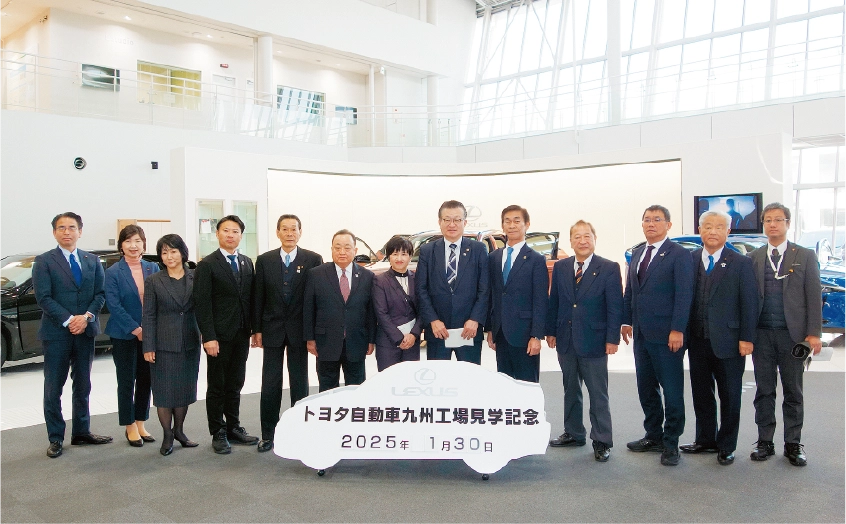 再生可能エネルギー等調査特別委員会の集合写真