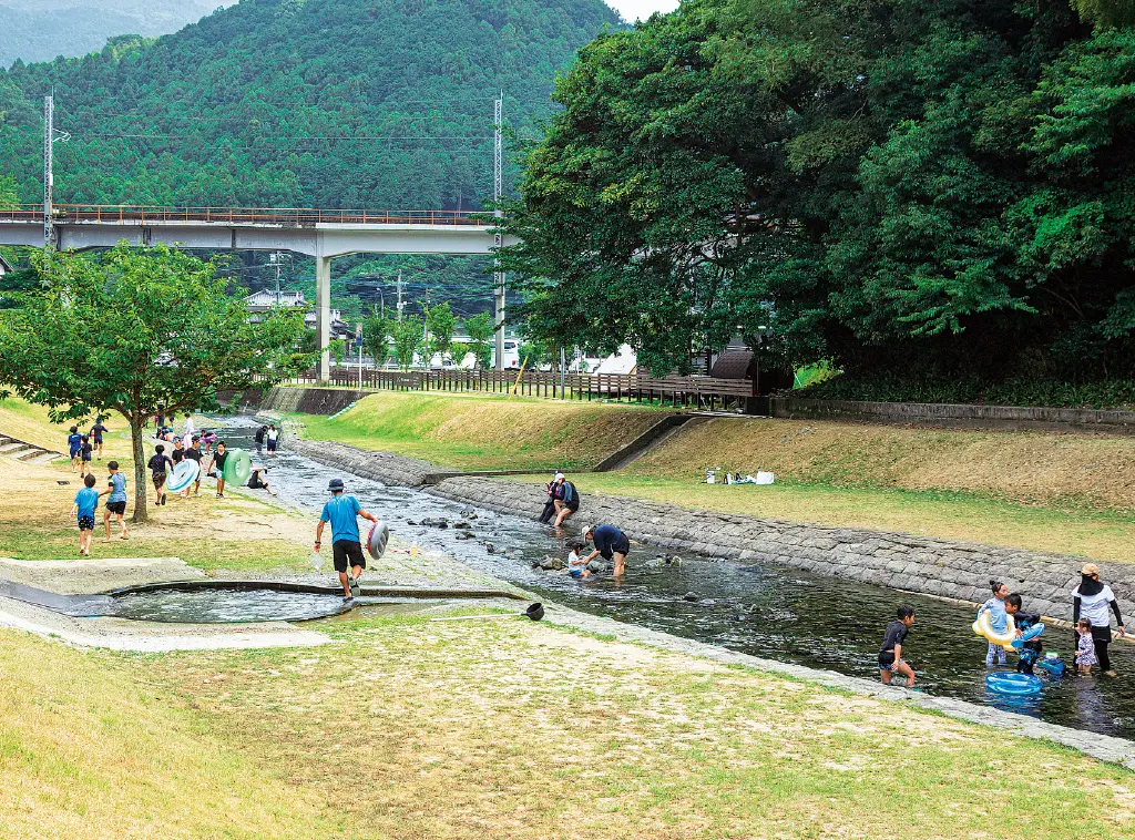 鳴淵ダム・下流河川公園の写真2