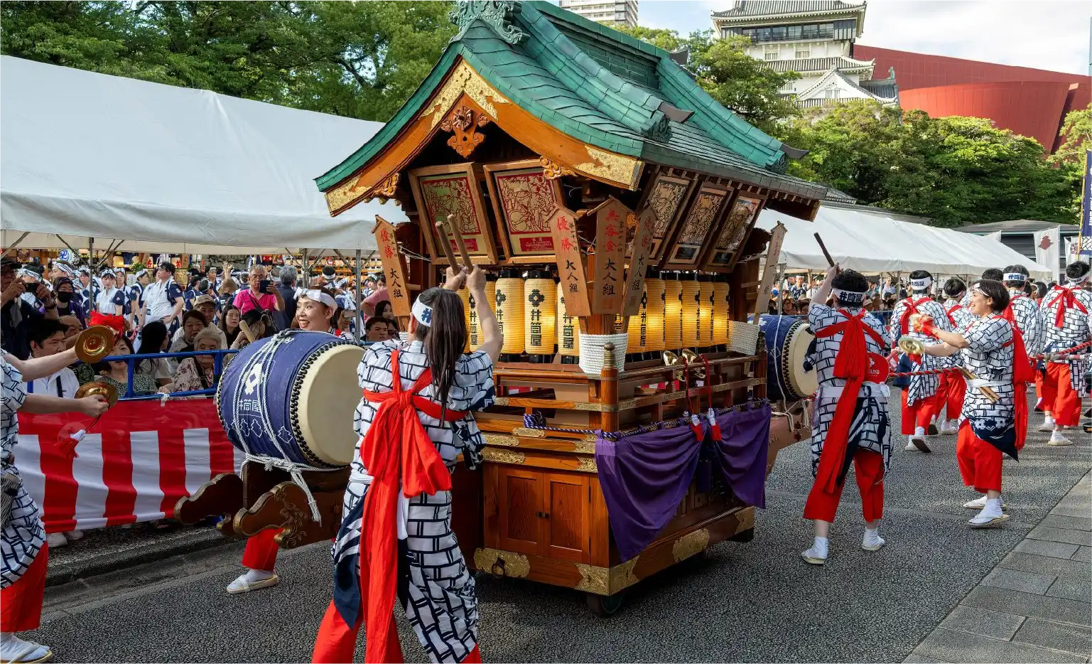 小倉祇園太鼓の様子
