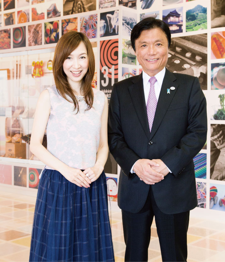 森口博子さんと小川県知事の写真