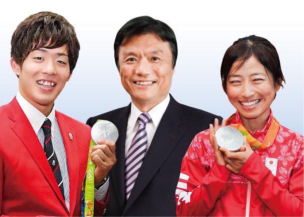 左:坂井聖人選手、中央:小川洋知事、右:道下美里選手
