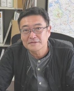 松口先生の写真です。