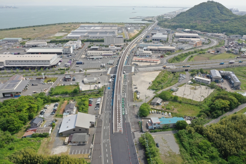 開通した新北九州空港線　苅田工区の写真