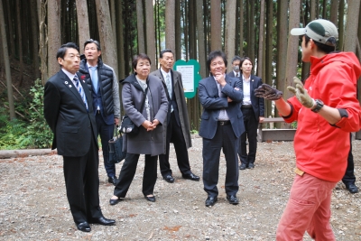 施設概要の説明の様子