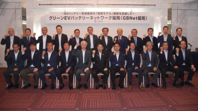 キックオフ会議の集合写真です