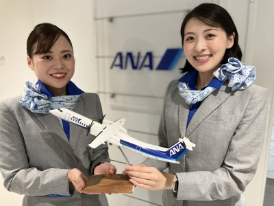 ANAグループの客室乗務員の写真