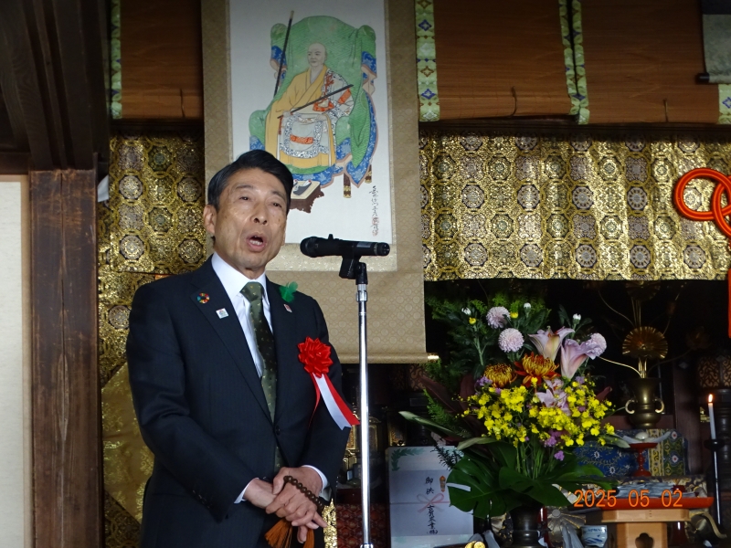 (写真)あいさつする知事