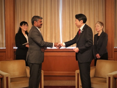 知事写真