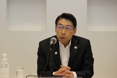 挨拶する知事