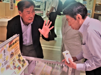 道の駅むなかたの見学の様子