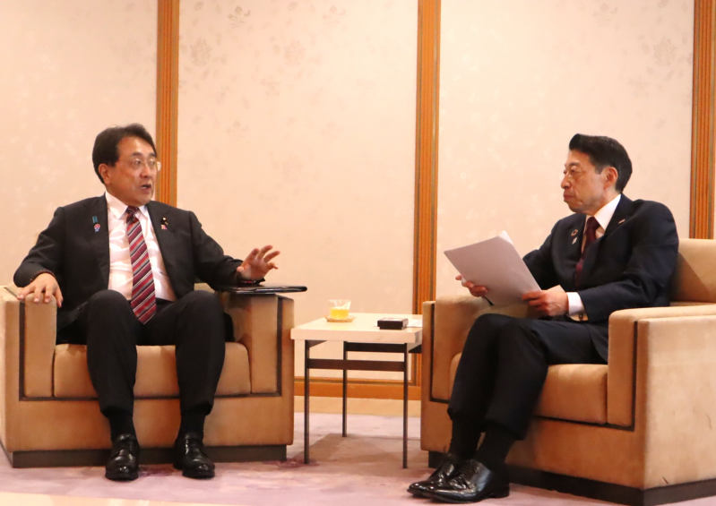 知事写真