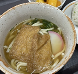 寄贈されたいなり揚げを活用したうどん（こども食堂）