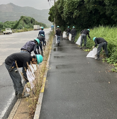 道路清掃の様子