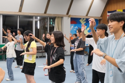 世界のお祭り(中学生と留学生が協働し6か国の出し物)