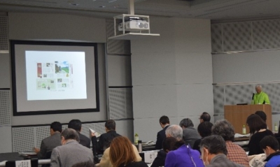 グランプリ団体のプレゼンの様子