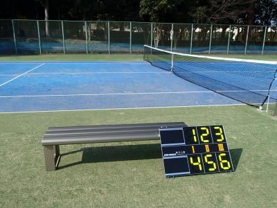 ベンチ及びデジログスコアボードの導入