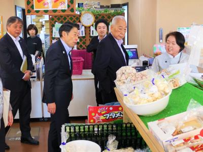 物産館を見学