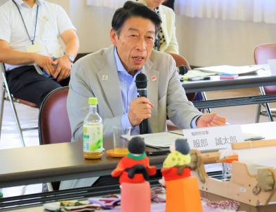 意見交換の様子（知事）