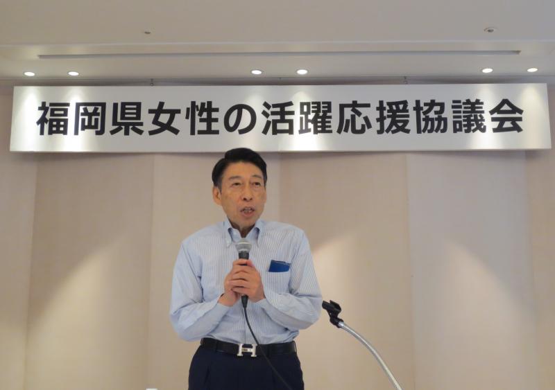 挨拶する知事