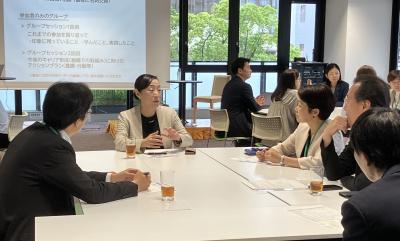 武富執行役員と参加者が直接意見交換する様子
