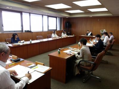 令和８年度第１回福岡県森林環境税検討委員会の様子