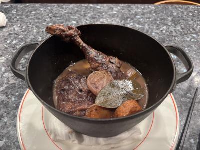 PONTE「はかた地どりの骨つきもも肉コックオーヴァン」