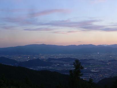 米ノ山より夕暮れの脊振山地を望む