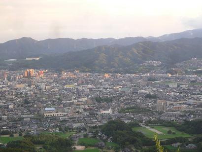 岩屋山より天拝山、基山を望む