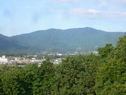 志免町桜丘より眺める砥石山