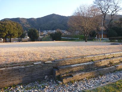 太宰府市筑前国分寺跡より眺める四王寺山