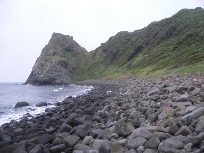 糸島市芥屋黒磯海岸より望む芥屋の大門