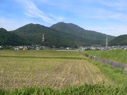 筑紫野市吉木付近より見上げる宝満山