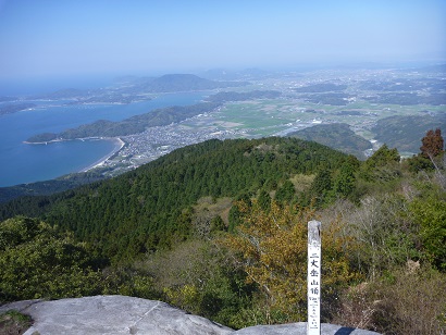 二丈岳より可也山など糸島半島を望む