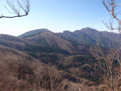 経読岳から犬ヶ岳を望んだ写真です