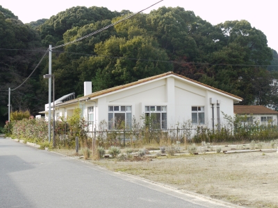 児童寮の外観