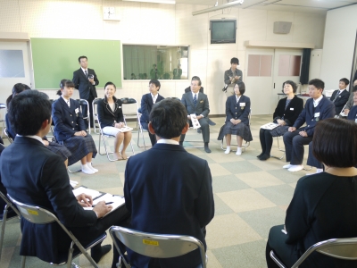 広川中学校生徒との意見交換の写真です