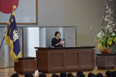 平成２９年３月１日・小倉高校卒業式で答辞を読む奥田委員長