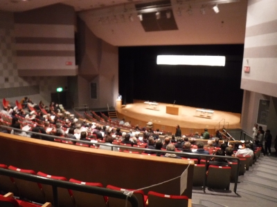 熱心に講演を聞く生産者
